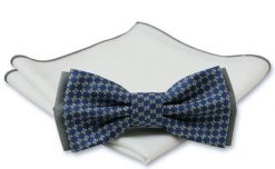 Stylowa mucha z poszetką - Chattier, Męska - Niebieska ze Wzorem. Niebieskie krawaty i muchy Chattier, bez wzorów, eleganckie. Za 59.00 zł.