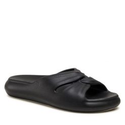 Klapki Melissa. Czarne klapki damskie Melissa, bez wzorów, bez obcasa, bez zapięcia. Za 259.99 zł.