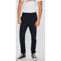 Trussardi Jeans - Spodnie. Szare spodnie materiałowe męskie TRUSSARDI JEANS, bez wzorów, z bawełny. W wyprzedaży za 219.90 zł.
