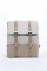 PLECAK MIEJSKI RAINS UNISEKS BEŻOWY Z PRZEGRODĄ NA LAPTOPA TRAIL DIUNA. Brązowe plecaki męskie Rains, bez wzorów, z materiału, eleganckie. Za 509.00 zł.