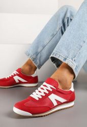 Czerwone Sneakersy Klasyczne Tenisówki Zdobione Przeszyciami Bortewi. Czerwone trampki i tenisówki damskie Renee, z aplikacjami, z jeansu, bez zapięcia. Za 74.99 zł.