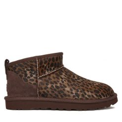 Śniegowce Ugg. Brązowe śniegowce damskie UGG, bez zapięcia. Za 809.99 zł.