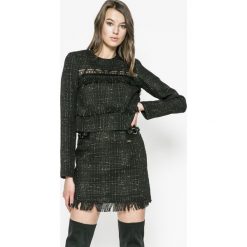 Guess Jeans - Bluzka. Czarne bluzki damskie Guess Jeans, s, bez wzorów, z jeansu, casualowe, bez kołnierzyka, bez ramiączek. W wyprzedaży za 139.90 zł.