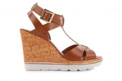 Sandały Dijean 457 721 At. Hazelnt, Brąz, Skóra naturalna - 39. Brązowe sandały damskie Dijean, bez wzorów, ze skóry, bez obcasa, na koturnie, bez zapięcia. W wyprzedaży za 26.10 zł.