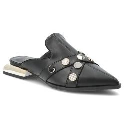 Klapki damskie S.Barski, cholewka ze skóry naturalnej z zabudowanym przodem na niskim obcasie z metaliczną wstawką ozdobione dekoracyjnymi paskami, c. Czarne klapki damskie S.BARSKI, bez wzorów, ze skóry, bez obcasa, bez zapięcia. Za 278.90 zł.