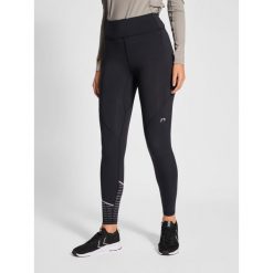 Legginsy damskie Newline Nwlchicago. Czarne legginsy damskie Newline, bez wzorów. W wyprzedaży za 170.75 zł.