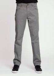 WRANGLER GREENSBORO MĘSKIE SPODNIE MATERIAŁOWE IRON GREY W15QNDM16 112338192. Szare spodnie materiałowe męskie Wrangler, bez wzorów, z materiału. Za 239.99 zł.