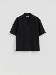Strukturalna koszula comfort - czarny. Czarne koszule męskie Reserved, l, bez wzorów, z tkaniny, bez kołnierzyka, bez ramiączek. Za 129.99 zł.