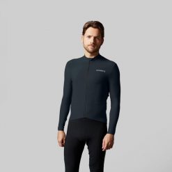 Ciepła męska koszulka kolarska z długim rękawem. Czarne bluzy męskie ACELERA, m, bez wzorów, z materiału, sportowe, bez ramiączek, bez kaptura. W wyprzedaży za 253.76 zł.