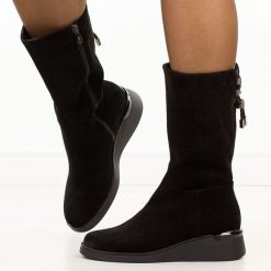 Czarne wyższe skórzane botki damskie Filippo Dbt7210/25. Czarne botki damskie Filippo, na jesień, bez wzorów, z dzianiny, eleganckie, z okrągłym noskiem, bez obcasa, na koturnie, bez zapięcia. Za 359.00 zł.