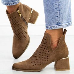 Brązowe ażurowe botki damskie na obcasie Potocki 12356. Brązowe botki damskie POTOCKI, na lato, w ażurowe wzory, z zamszu, eleganckie, bez obcasa, na obcasie, bez zapięcia. Za 219.00 zł.