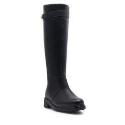 Kozaki DeeZee. Czarne kozaki damskie DeeZee, bez wzorów, bez obcasa, na płaskiej podeszwie, bez zapięcia. Za 135.99 zł.