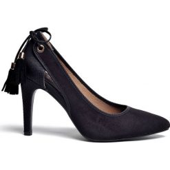 SZPILKI DAMSKIE W SZPIC. Czarne szpilki damskie TOP SECRET, z aplikacjami, z materiału, bez obcasa, na szpilce, bez zapięcia. W wyprzedaży za 54.99 zł.