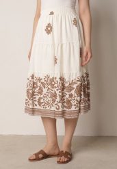 Brązowa Rozkloszowana Spódnica z Wiskozy w Kwiatowy Wzór Masterore. Brązowe spódnice damskie Born2be, do pracy, uniwersalny, bez wzorów, z jeansu, biznesowe, midi, dopasowane. Za 59.99 zł.