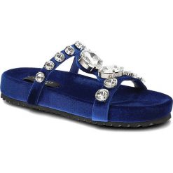 Niebieskie Klapki Sca'Viola Eleganckie Buty Damskie. Niebieskie klapki damskie Sca'viola, na lato, z aplikacjami, eleganckie, bez obcasa, bez zapięcia. Za 379.00 zł.