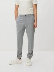 Spodnie garniturowe comfort fit - jasnoszary. Szare garnitury męskie Reserved, l, bez wzorów, z tkaniny. Za 149.99 zł.