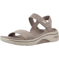 Sandały SKECHERS GO WALK ARCH FIT 2.0 Brązowy. Brązowe sandały damskie Skechers, bez wzorów, z tkaniny, bez obcasa, bez zapięcia. Za 490.00 zł.