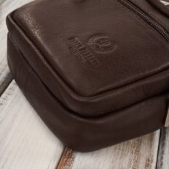 Paolo Peruzzi Saszetka męska na ramię skórzana pojemna mała T-133-BR. Saszetki i nerki męskie Paolo Peruzzi, na ramię, małe. Za 144.19 zł.