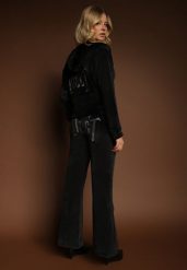 Czarny Welurowy Komplet Dresowy Bluza i Spodnie ze Zdobieniem z Cyrkonii Velea. Czarne bluzy damskie Renee, m, z aplikacjami, z dresówki, sportowe, bez ramiączek, z kapturem. Za 79.99 zł.