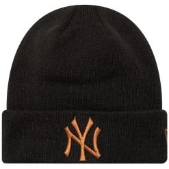 Czapka dla dorosłych League Essential New York Yankees Beanie Hat. Czarne czapki damskie New Era, bez wzorów. Za 149.99 zł.