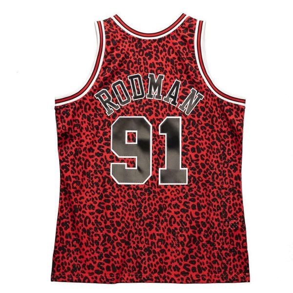 Koszulka NBA Chicago Bulls Dennis Rodman. Czerwone bluzki damskie Mitchell & Ness, bez wzorów, sportowe, bez kołnierzyka, bez ramiączek. Za 603.50 zł.