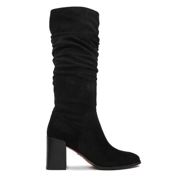 Kozaki Nine West. Czarne kozaki damskie Nine West, bez wzorów, bez obcasa, na słupku, bez zapięcia. Za 209.99 zł.
