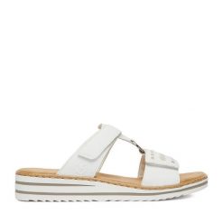 Klapki Rieker. Białe klapki damskie Rieker, bez wzorów, bez obcasa, bez zapięcia. Za 299.99 zł.