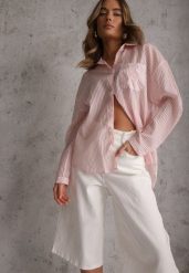 Różowa Koszula Oversize z Tencelu w Paski z Haftowanym Wzorem Tidore. Czerwone koszule damskie Renee, m, bez wzorów, z jeansu, eleganckie, bez kołnierzyka, bez ramiączek. Za 89.99 zł.