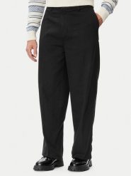 Guess Chinosy M5YB60 WGCV1 Czarny Wide Leg. Czarne eleganckie spodnie męskie Guess, z aplikacjami, z bawełny. Za 389.99 zł.