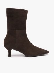 Ciemnobrązowe wyższe botki na szpilce. Brązowe botki damskie Ryłko, bez wzorów, ze skóry, eleganckie, bez obcasa, na szpilce, bez zapięcia. Za 529.99 zł.