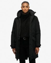 Parka ocieplana w stylu ogona ryby dla miasta. Czarne parki damskie Superdry, s, bez wzorów, bez kaptura. Za 704.50 zł.