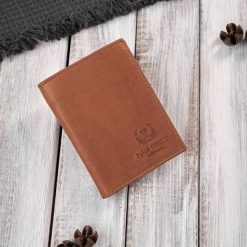 Portfel męski skórzany koniakowy klasyczny elegancki z ochroną RFID Paolo Peruzzi AY-10-CG. Brązowe portfele męskie Paolo Peruzzi, bez wzorów, ze skóry. Za 59.00 zł.