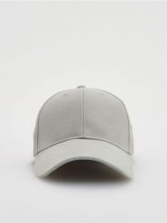 Czapka z daszkiem - jasnoturkusowy. Niebieskie czapki damskie Reserved, bez wzorów. W wyprzedaży za 39.99 zł.
