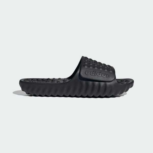 Klapki Adissage 360rec. Czarne klapki damskie Adidas, bez wzorów, sportowe, bez obcasa, bez zapięcia. Za 149.00 zł.