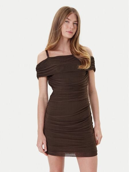 Guess Sukienka koktajlowa W5YK21 KCZC2 Brązowy Slim Fit. Brązowe sukienki damskie Guess, s, z aplikacjami, z syntetyku, wizytowe, bez kołnierzyka, bez ramiączek. Za 349.99 zł.