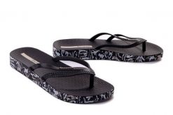 IPANEMA Bossa Soft V Fem 82840 black, klapki japonki damskie. Czarne klapki damskie Ipanema, na lato, bez wzorów, bez obcasa, bez zapięcia. Za 89.99 zł.