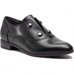 Półbuty TAMARIS - 1-24202-21 Black 001. Czarne półbuty damskie Tamaris, bez wzorów, ze skóry ekologicznej, bez obcasa, na obcasie, bez zapięcia. W wyprzedaży za 189.00 zł.