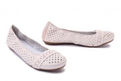 RIEKER 41430-60 beige, baleriny damskie. Brązowe balerinki damskie Rieker, na lato, w ażurowe wzory, bez obcasa, bez zapięcia. Za 223.92 zł.