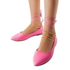 Różowe balerinki z ozdobnym zapięciem Donat. Czerwone balerinki damskie na lato, bez wzorów, eleganckie, bez obcasa, na płaskiej podeszwie, bez zapięcia. Za 75.95 zł.