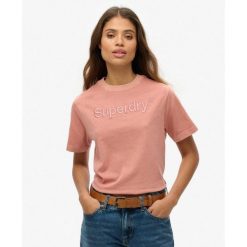 Luźna koszulka z logo Emb Core z bawełny. Czerwone koszulki sportowe damskie Superdry, bez wzorów, z bawełny, bez ramiączek. W wyprzedaży za 135.60 zł.