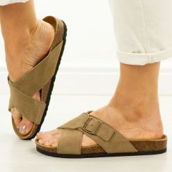 Taupe skórzane klapki damskie Filippo Dk7919/26. Klapki damskie Filippo, na lato, bez wzorów, z jeansu, casualowe, bez obcasa, bez zapięcia. Za 159.00 zł.