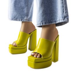 Zielone klapki na wysokim obcasie Mercure. Zielone klapki damskie bez wzorów, z materiału, eleganckie, bez obcasa, na słupku, bez zapięcia. Za 78.98 zł.