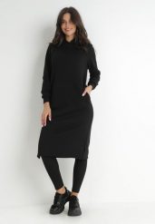 Czarna Sukienka Dresowa Oversize z Kapturem Dongeis. Czarne sukienki damskie Born2be, na jesień, m, bez wzorów, z dresówki, sportowe, bez kołnierzyka, bez ramiączek, midi, oversize. Za 89.99 zł.
