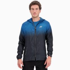 Kurtka wiatroszczelna męska do biegania i na szlak PERFORMANCE WINDBREAKER. Niebieskie kurtki męskie BODYCROSS, na zimę, l, bez wzorów, z materiału, bez kaptura, do biegania. Za 739.99 zł.