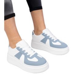 Niebieskie sneakersy trampki na platformie. Niebieskie trampki i tenisówki damskie bez wzorów, ze skóry, bez zapięcia. Za 89.18 zł.
