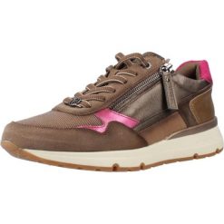 Buty CARMELA 162517C Brąz. Brązowe obuwie trekkingowe damskie Carmela, ze skóry, bez zapięcia. Za 403.61 zł.