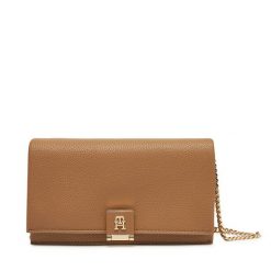 Torebka Tommy Hilfiger. Brązowe torebki do ręki damskie Tommy Hilfiger, bez wzorów, bez dodatków. Za 329.99 zł.