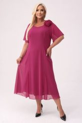 Elegancka szyfonowa sukienka Catalina w kolorze głębokiej fuksji na wesele PLUS SIZE XXL. Czerwone sukienki damskie Moda Size Plus Iwanek, na wesele, plus size, bez wzorów, z materiału, eleganckie, bez kołnierzyka, plus size, bez ramiączek, midi. Za 399.90 zł.