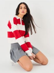 Sweter z kołnierzykiem - czerwony. Czerwone swetry nierozpinane damskie Sinsay, l, bez wzorów, bez kołnierzyka, bez ramiączek. W wyprzedaży za 22.99 zł.