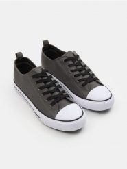 Trampki sznurowane z gumowym noskiem - khaki. Brązowe trampki męskie Sinsay, bez wzorów, z gumy, bez zapięcia. Za 29.99 zł.